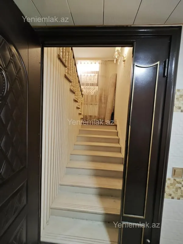 Satılır 7 otaqlı həyət evi 470 m²