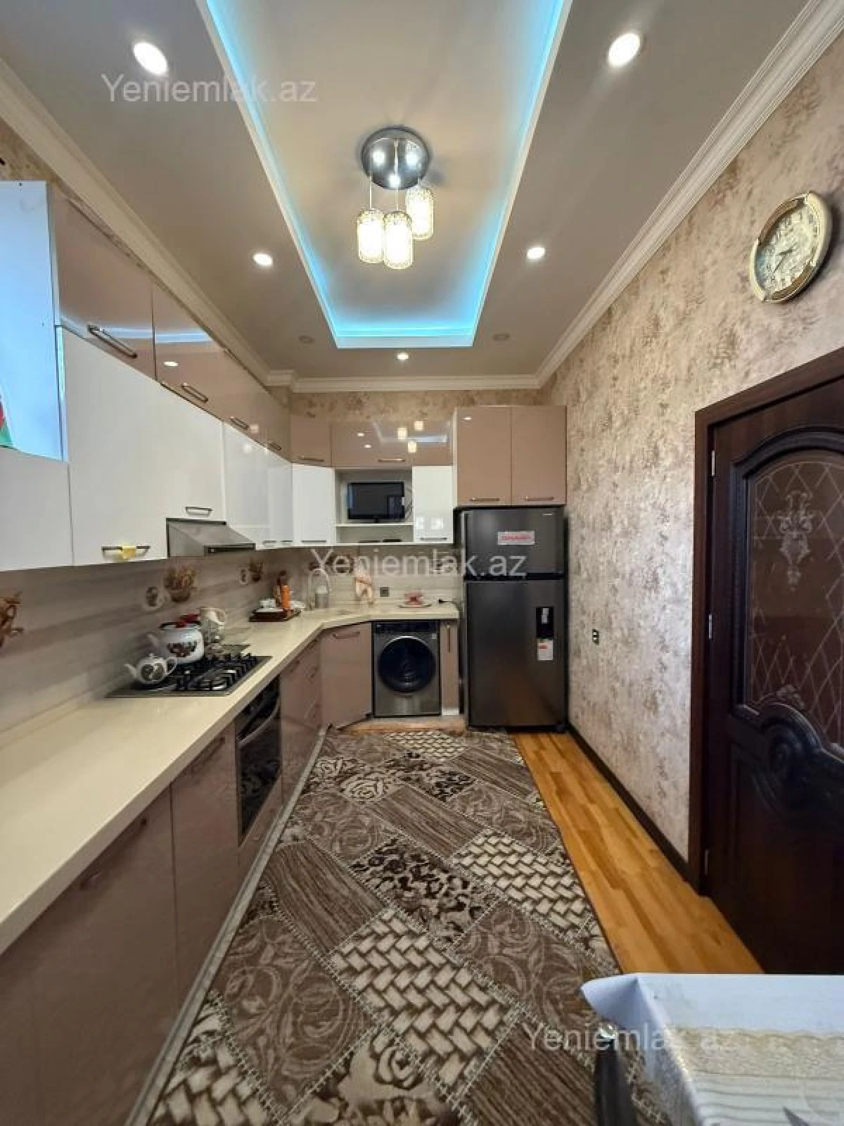 Satılır 5 otaqlı həyət evi 200 m²