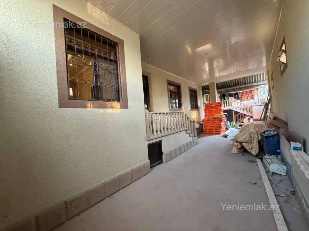 Satılır 5 otaqlı həyət evi 200 m²