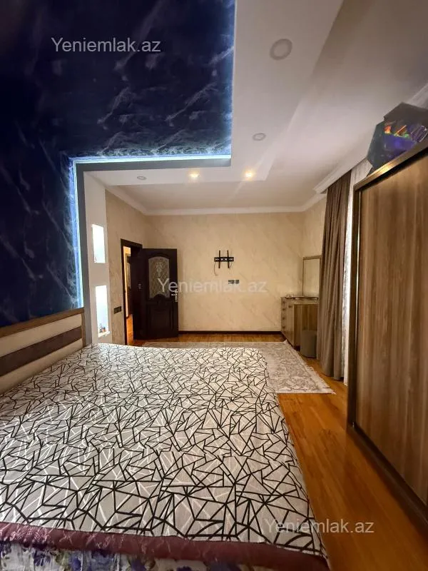 Satılır 5 otaqlı həyət evi 200 m²