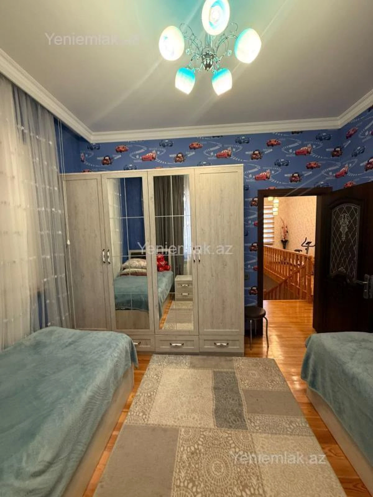 Satılır 5 otaqlı həyət evi 200 m²