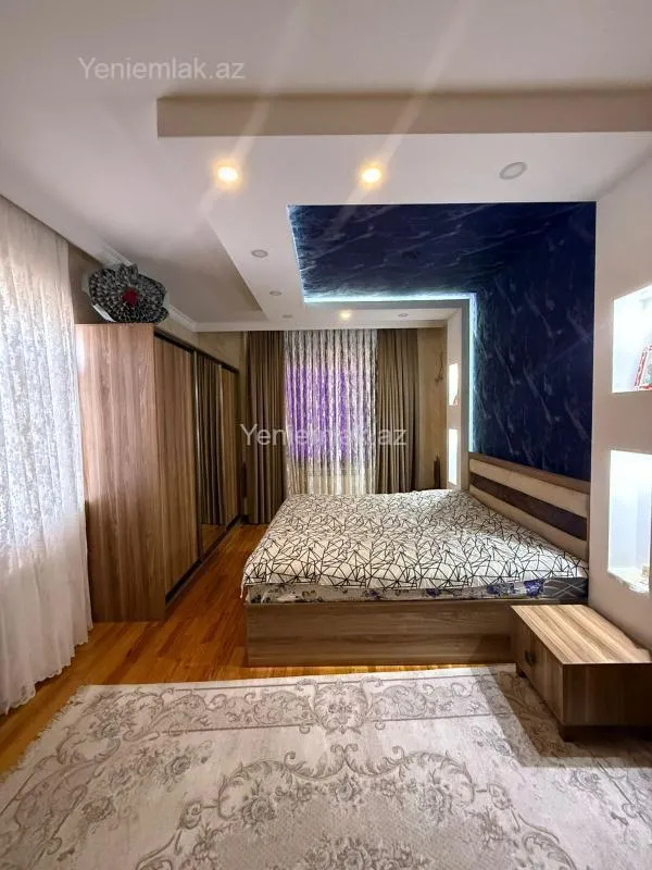 Satılır 5 otaqlı həyət evi 200 m²