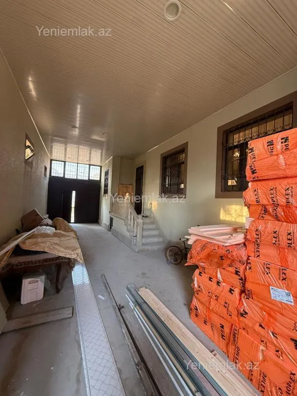 Satılır 5 otaqlı həyət evi 200 m²