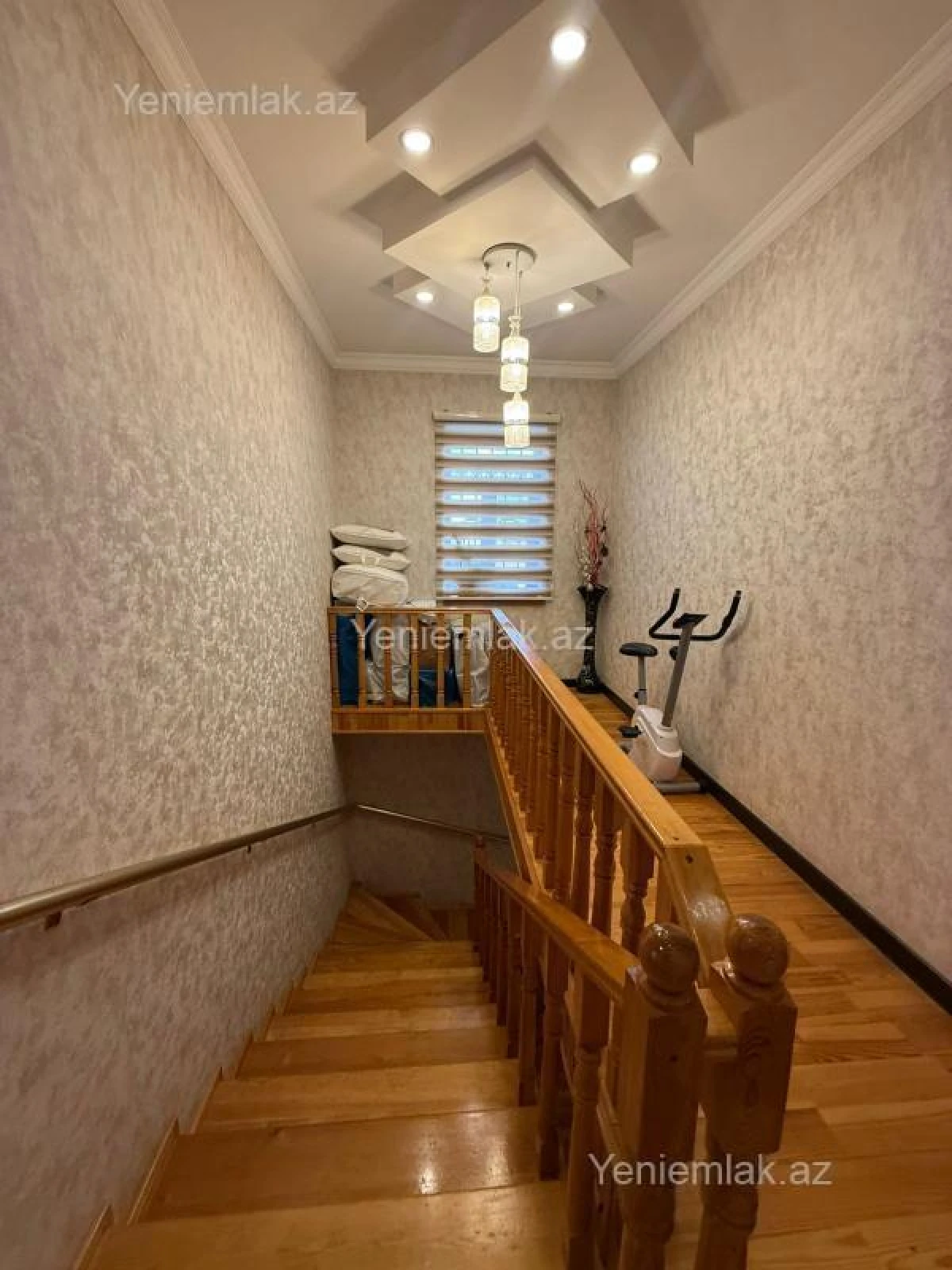 Satılır 5 otaqlı həyət evi 200 m²