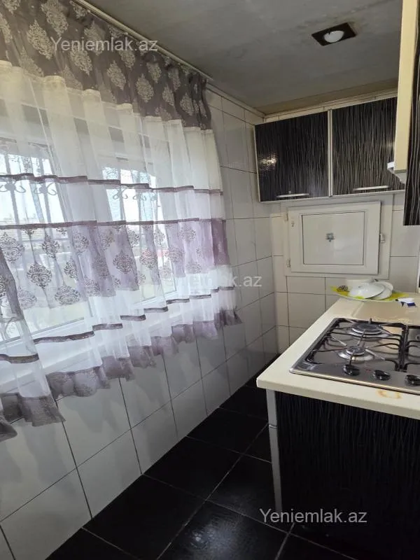 Satılır 2 otaqlı köhnə tikili 55 m²