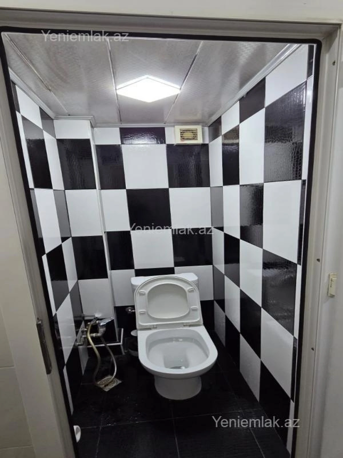 Satılır 2 otaqlı köhnə tikili 55 m²