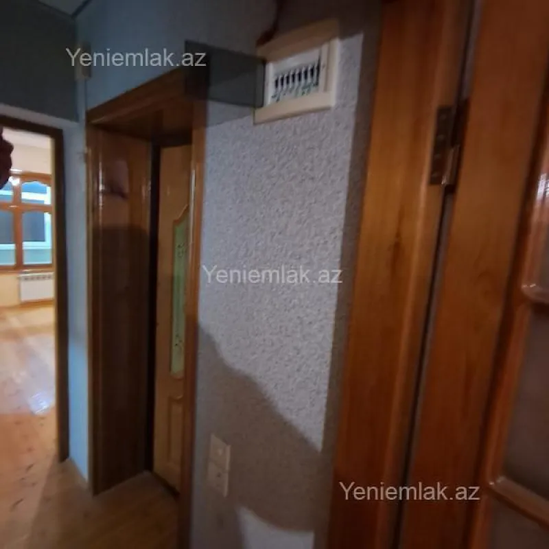 Satılır 2 otaqlı köhnə tikili 55 m²