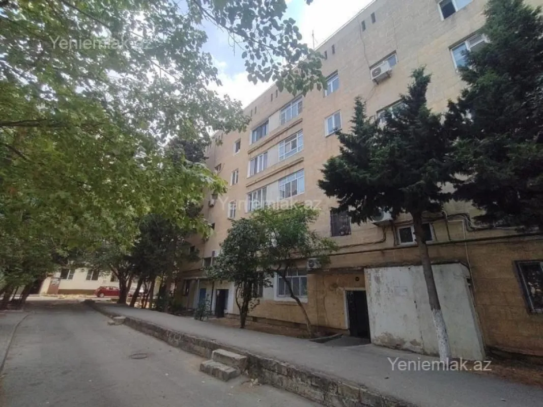 Satılır 2 otaqlı köhnə tikili 55 m²