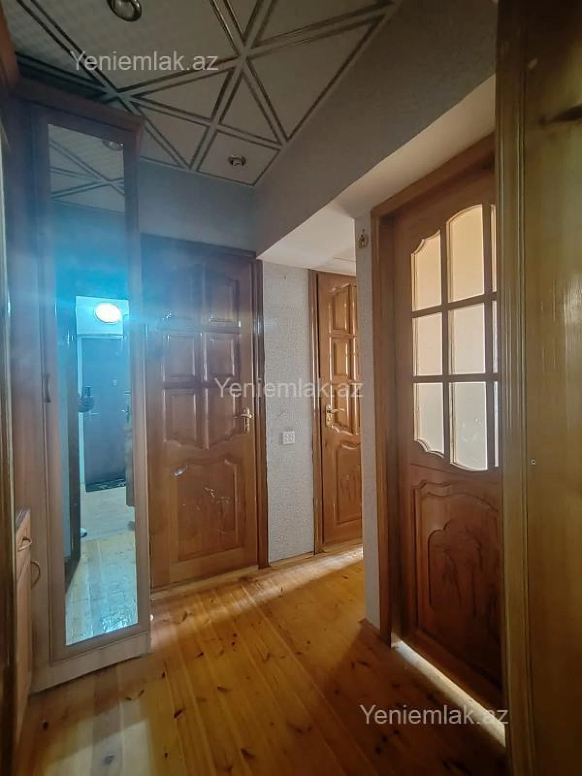Satılır 2 otaqlı köhnə tikili 55 m²