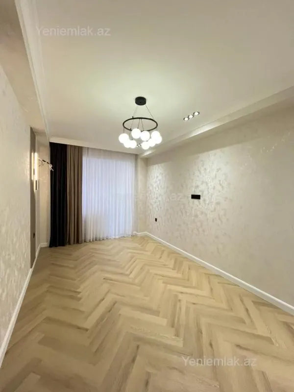 Satılır 3 otaqlı yeni tikili 85 m²