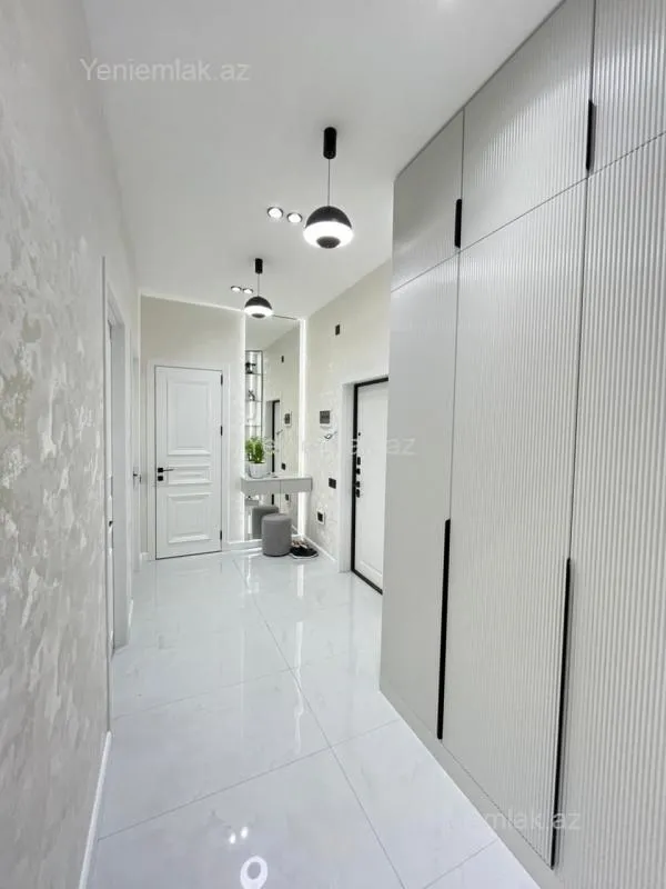 Satılır 3 otaqlı yeni tikili 85 m²