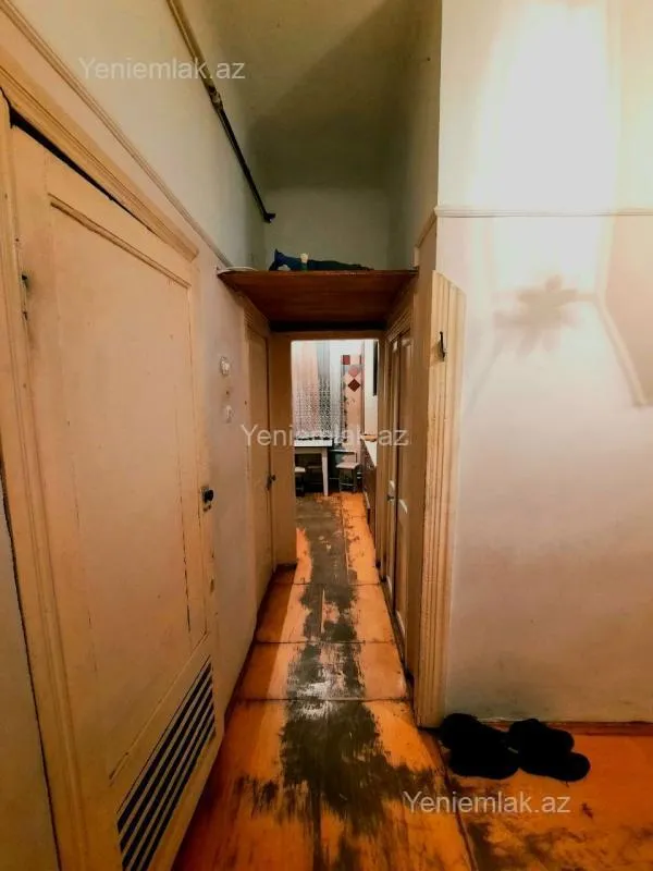 Satılır 2 otaqlı köhnə tikili 60 m²