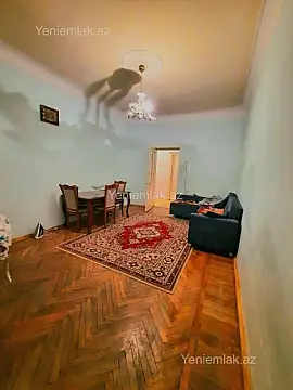 Satılır 2 otaqlı köhnə tikili 60 m²