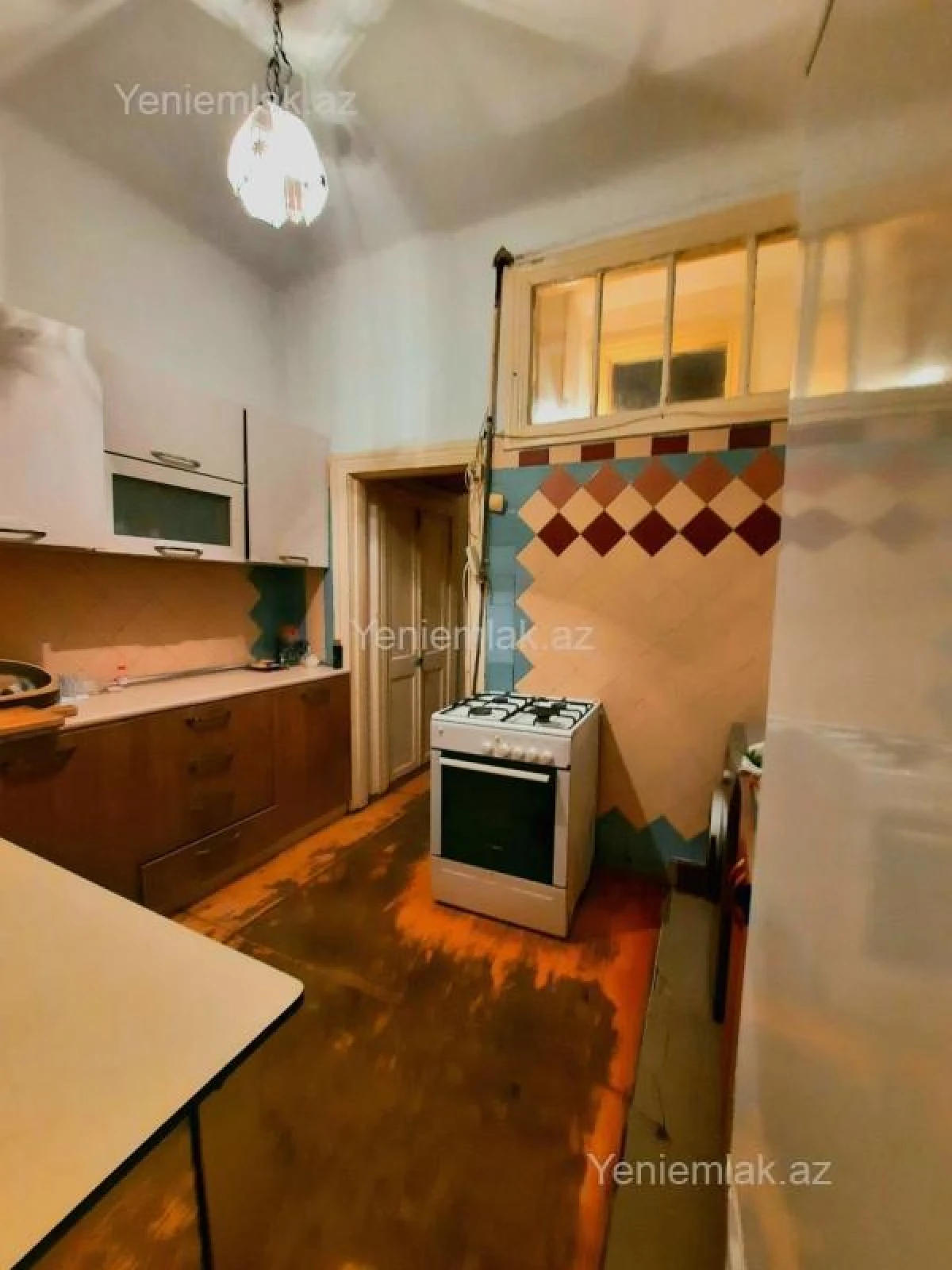 Satılır 2 otaqlı köhnə tikili 60 m²