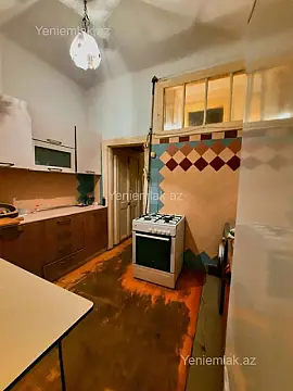 Satılır 2 otaqlı köhnə tikili 60 m²