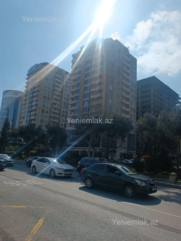 Satılır 3 otaqlı yeni tikili 202 m²