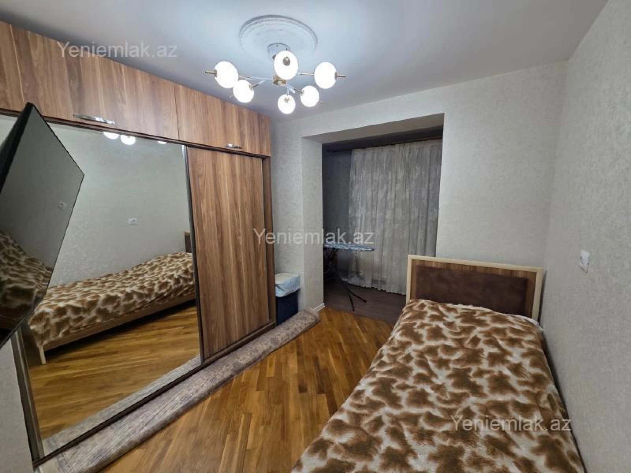 Satılır 3 otaqlı köhnə tikili 70 m²