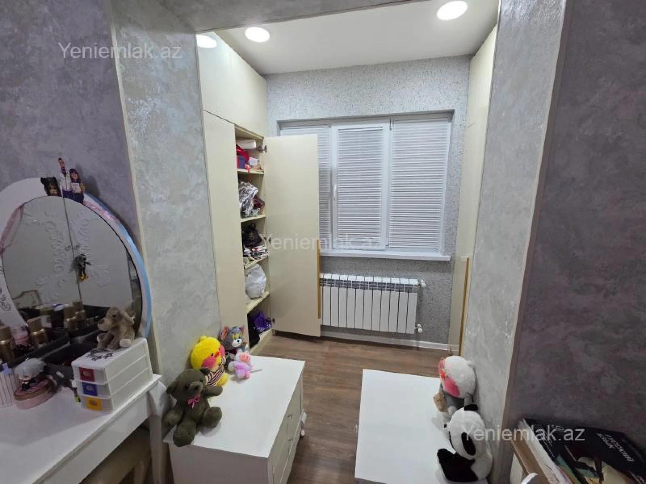 Satılır 3 otaqlı köhnə tikili 70 m²
