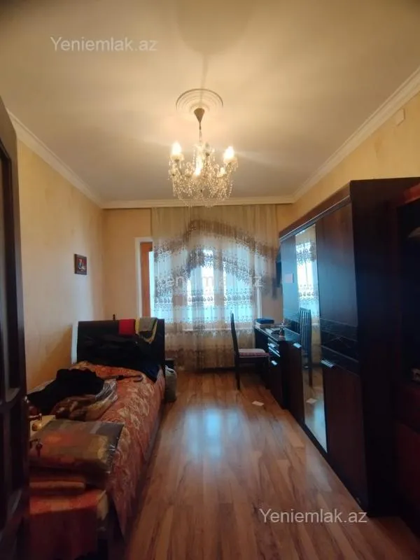 Satılır 5 otaqlı köhnə tikili 110 m²