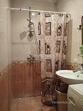 Satılır 5 otaqlı köhnə tikili 110 m²