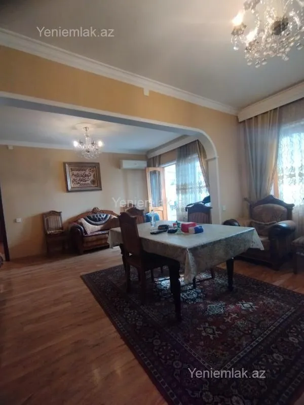 Satılır 5 otaqlı köhnə tikili 110 m²