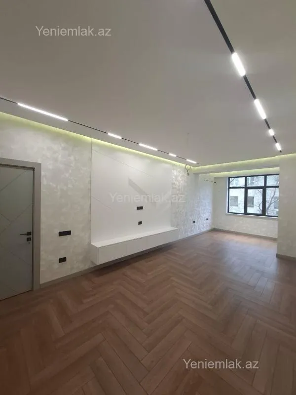 Satılır 4 otaqlı yeni tikili 145 m²