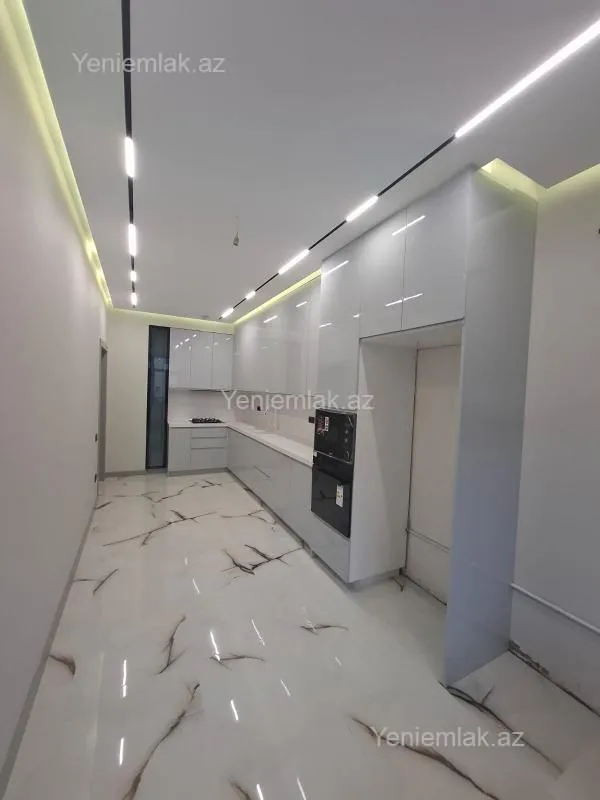 Satılır 4 otaqlı yeni tikili 145 m²