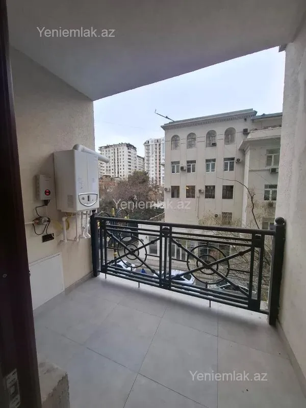 Satılır 4 otaqlı yeni tikili 145 m²
