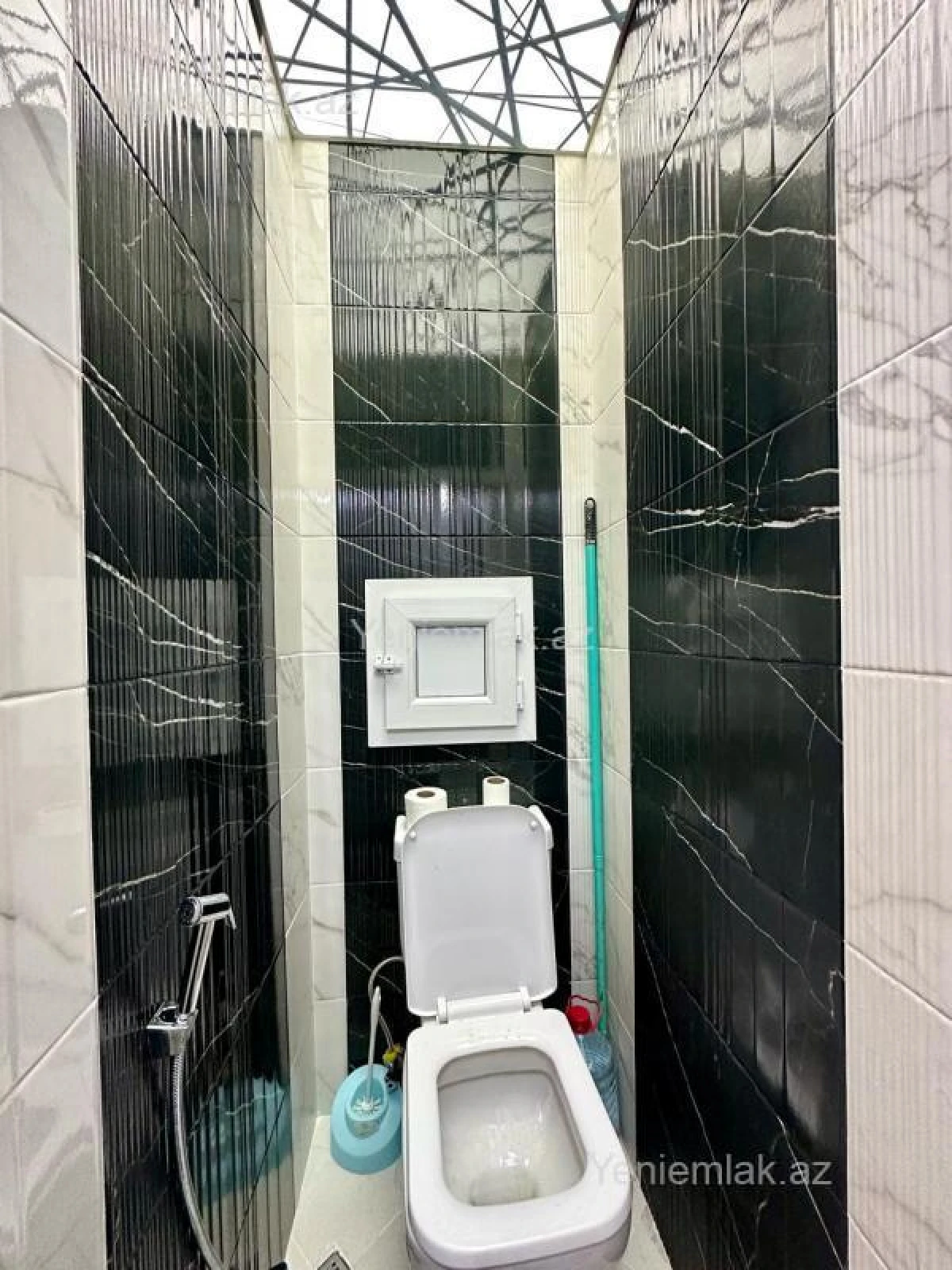 Satılır 2 otaqlı köhnə tikili 69 m²