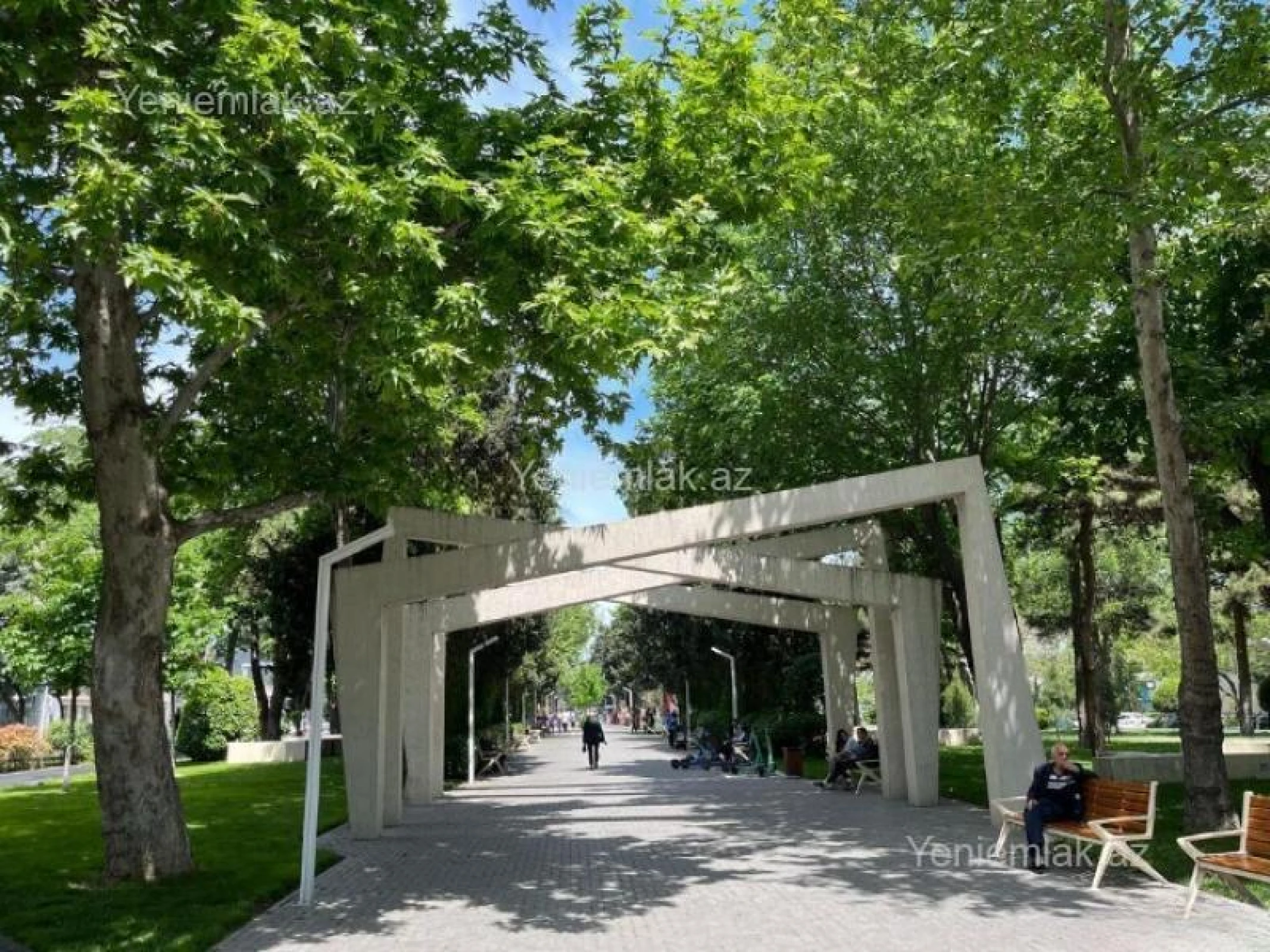 Satılır 2 otaqlı köhnə tikili 55 m²