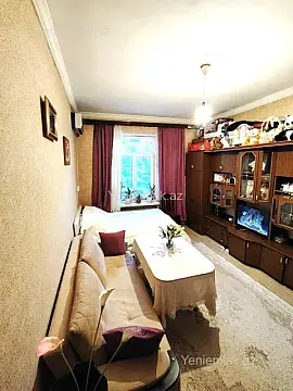 Satılır 1 otaqlı köhnə tikili 38 m²