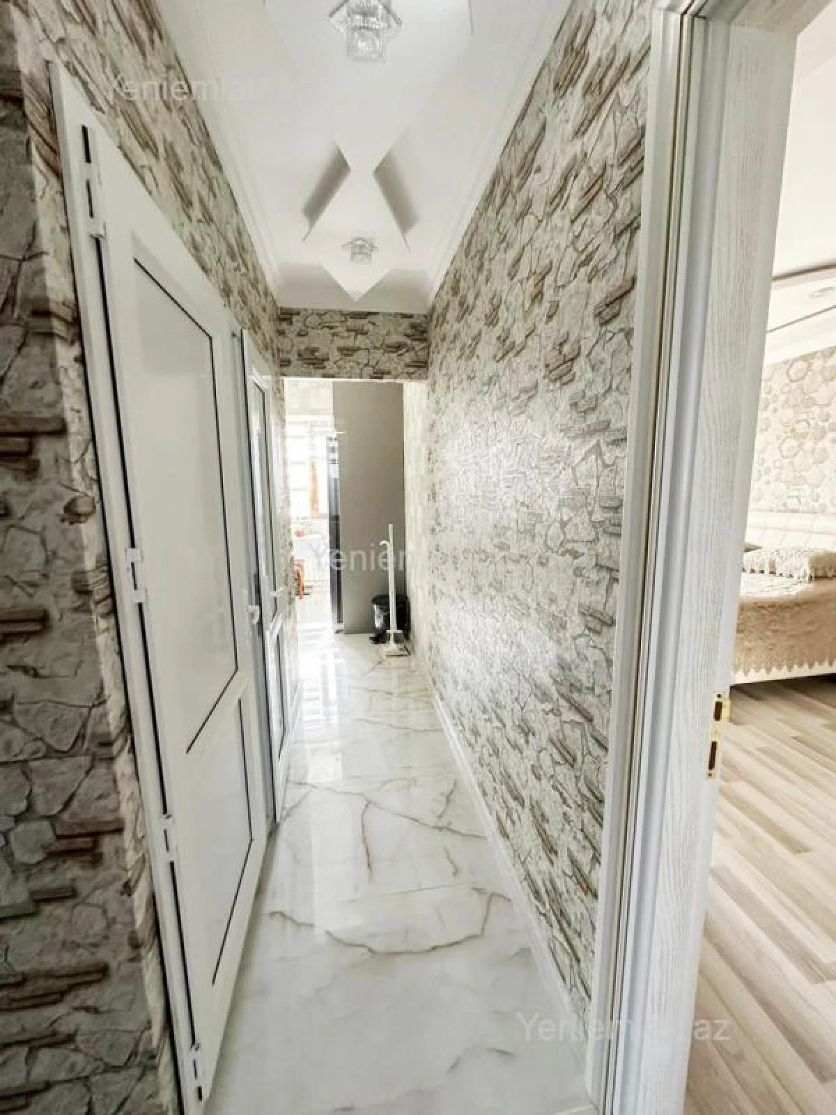 Satılır 3 otaqlı köhnə tikili 80 m²