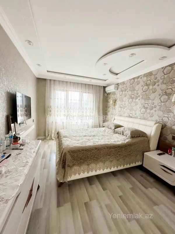 Satılır 3 otaqlı köhnə tikili 80 m²