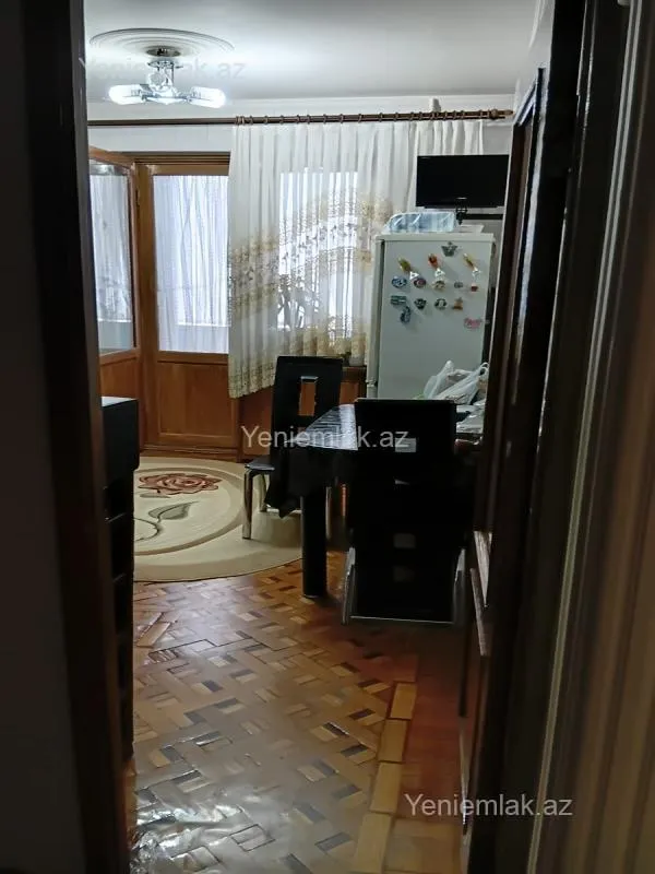 Satılır 3 otaqlı köhnə tikili 80 m²