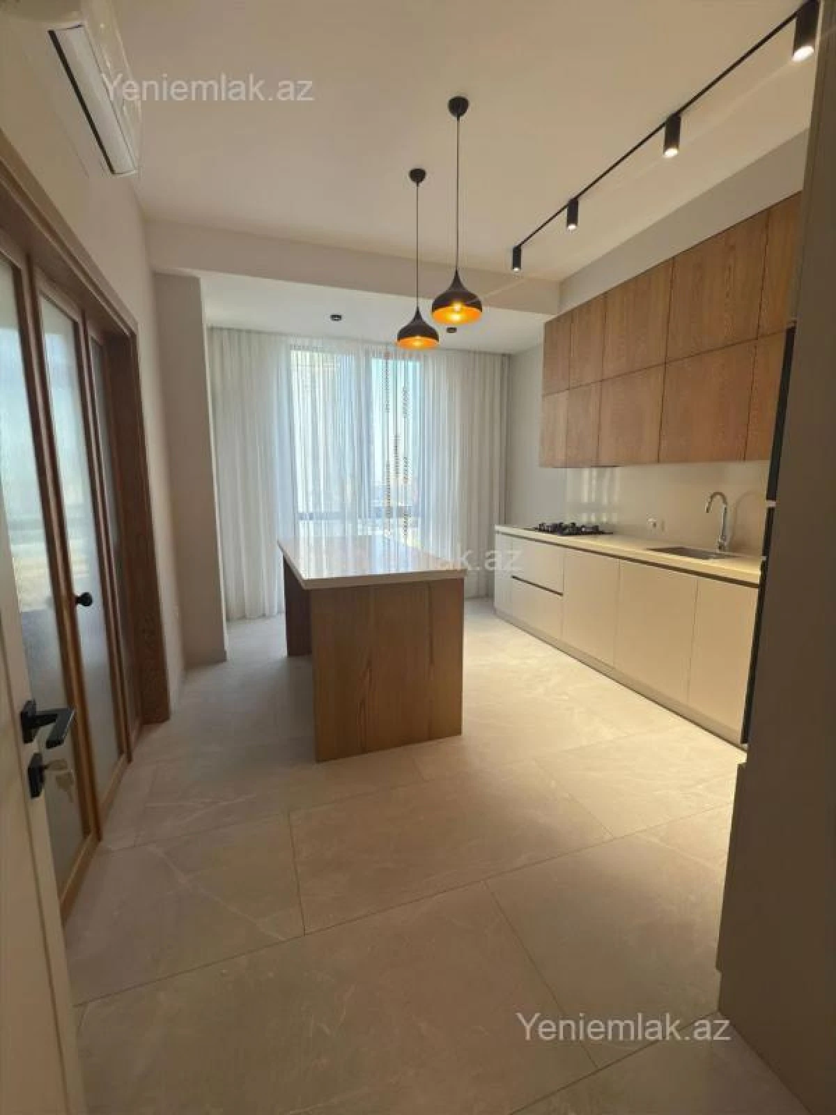 Satılır 3 otaqlı yeni tikili 134 m²