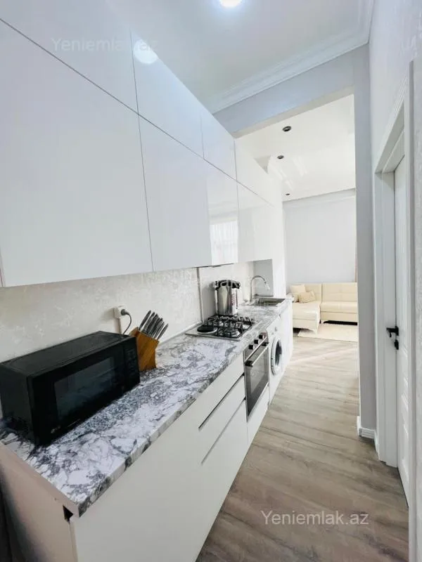 Satılır 3 otaqlı yeni tikili 80 m²