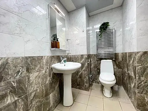 Satılır 1 otaqlı köhnə tikili 50 m²