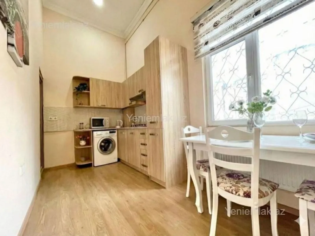 Satılır 1 otaqlı köhnə tikili 50 m²