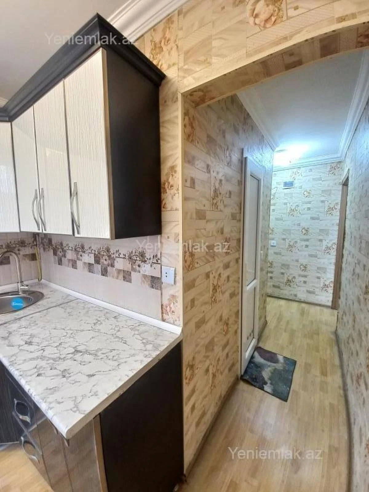 Satılır 1 otaqlı köhnə tikili 42 m²