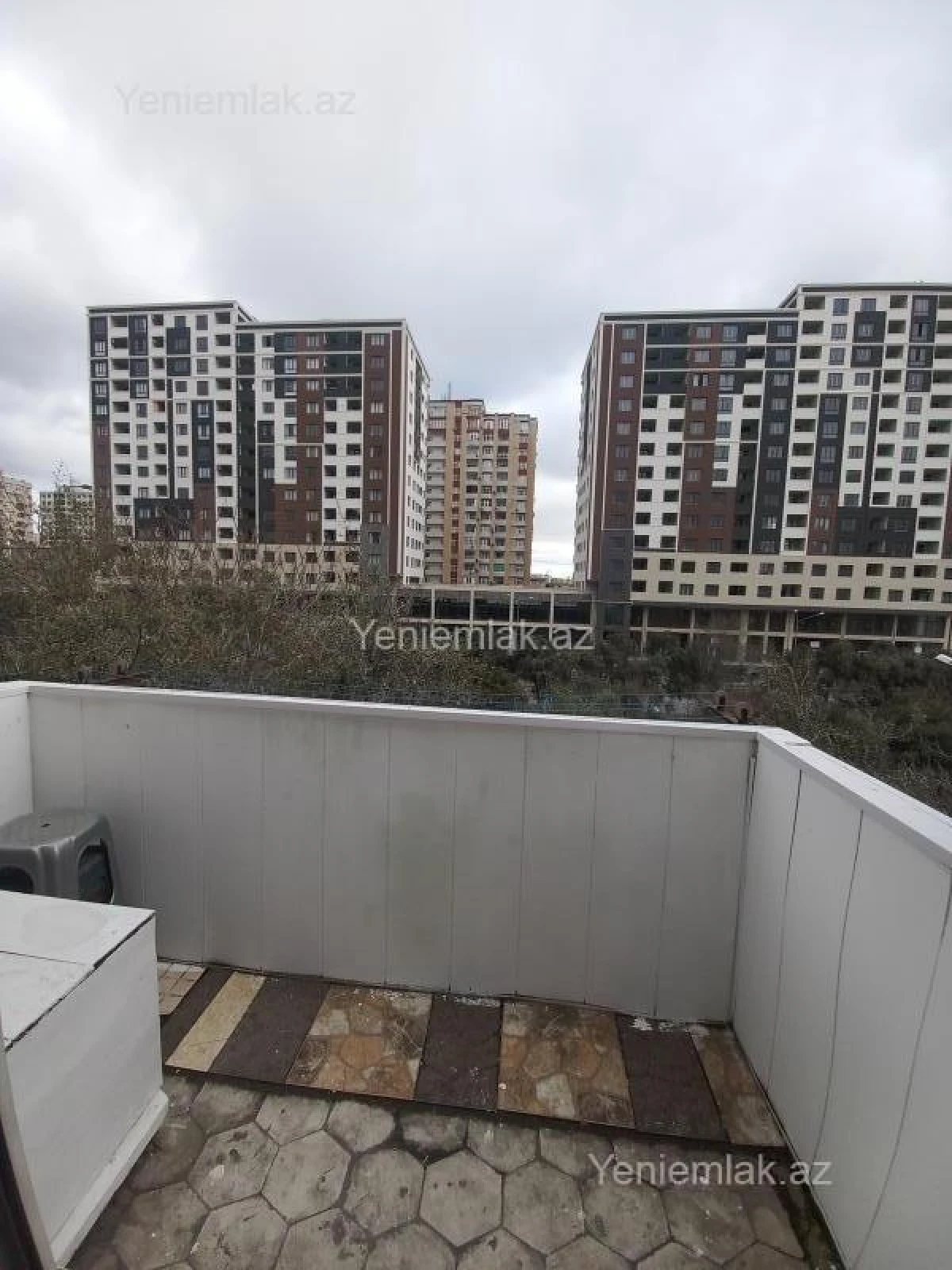 Satılır 1 otaqlı köhnə tikili 42 m²