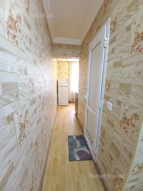 Satılır 1 otaqlı köhnə tikili 42 m²