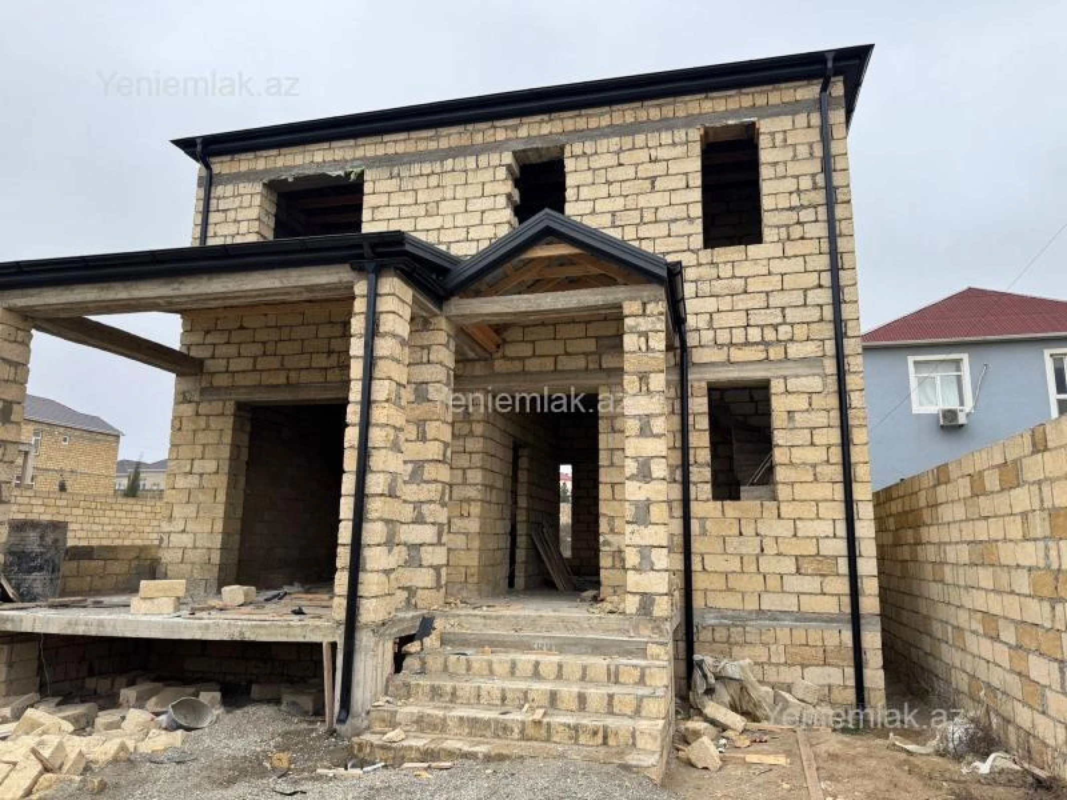 Satılır 4 otaqlı həyət evi 220 m²