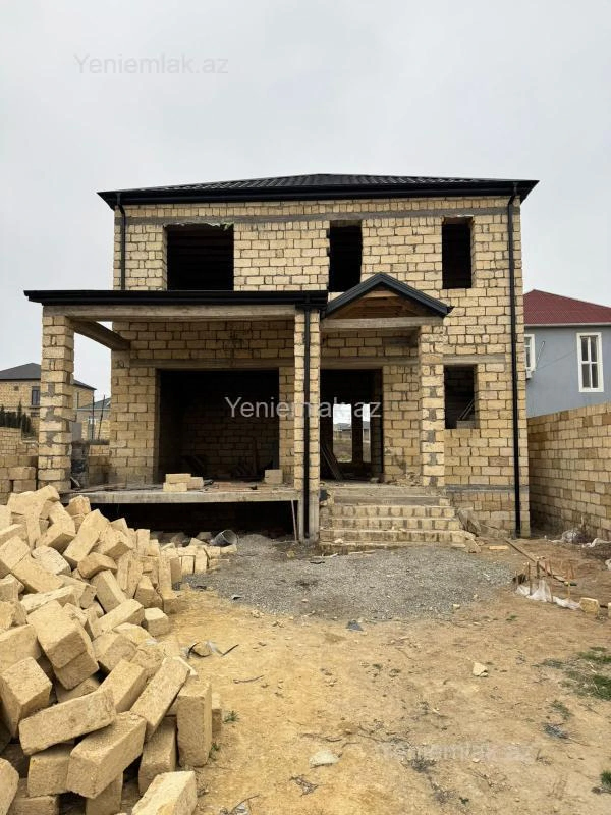 Satılır 4 otaqlı həyət evi 220 m²