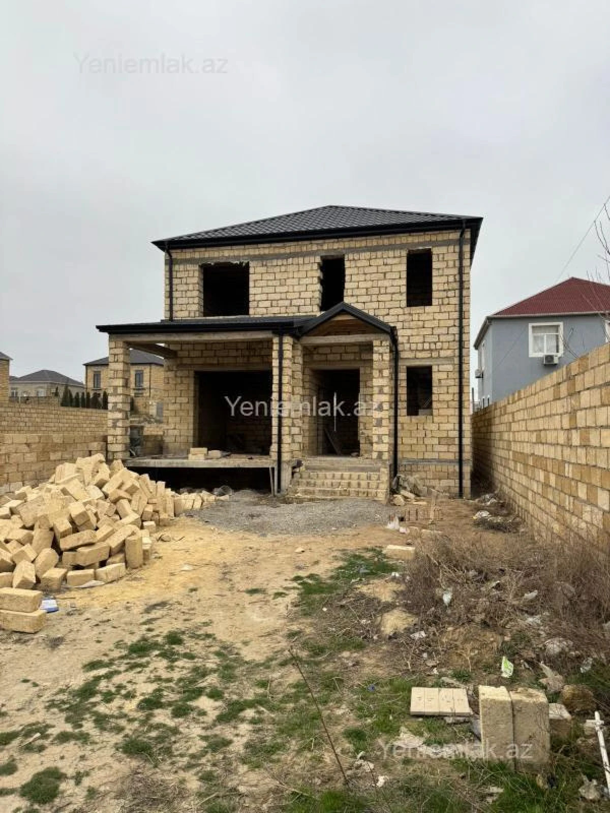 Satılır 4 otaqlı həyət evi 220 m²