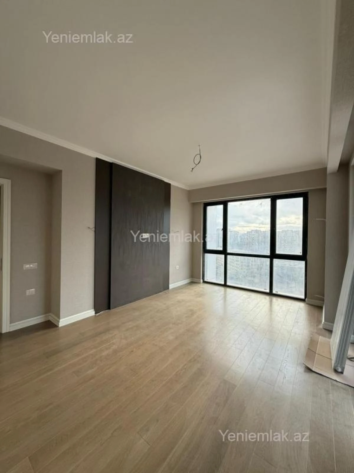 Satılır 3 otaqlı yeni tikili 84.3 m²