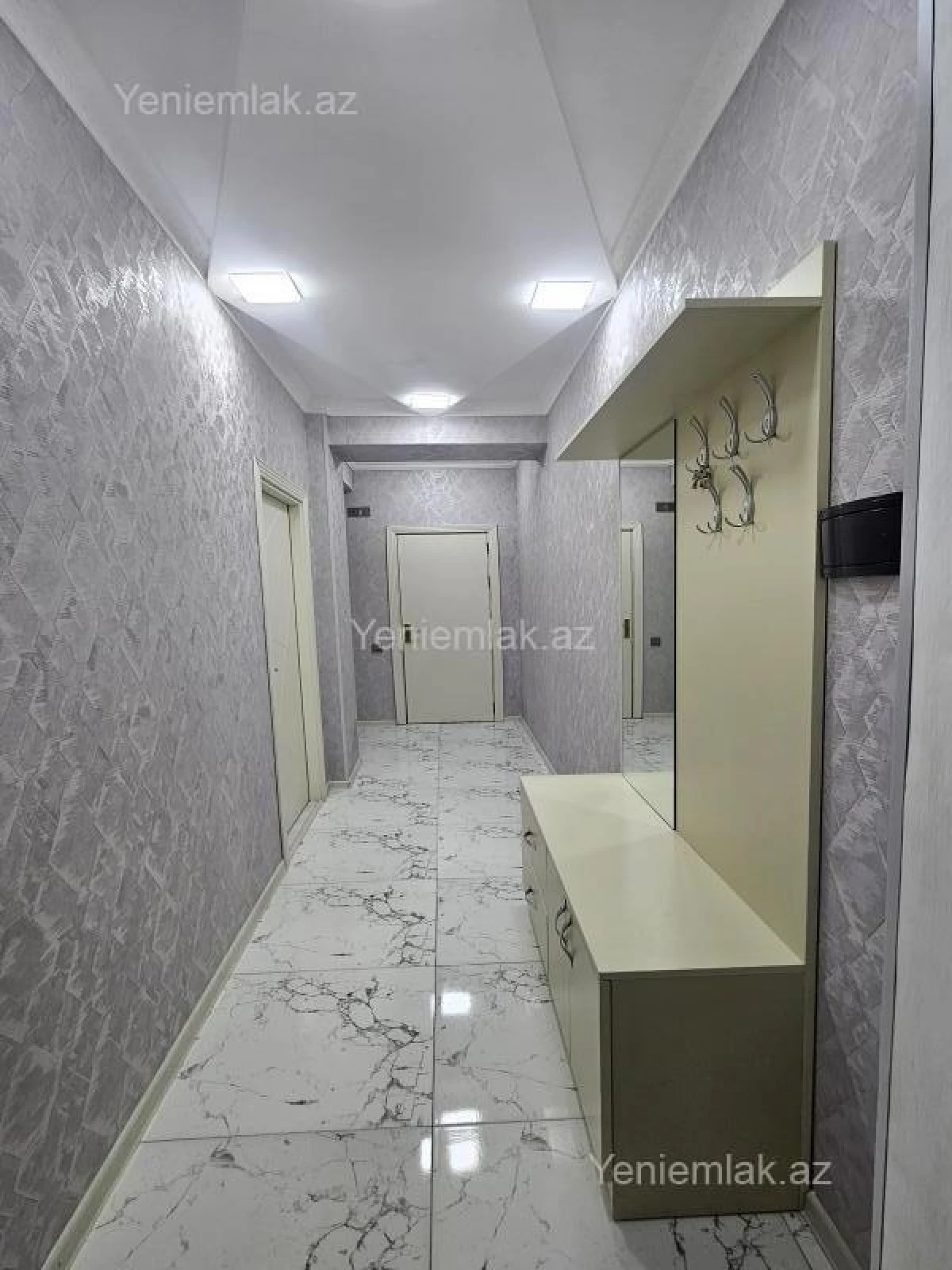 Satılır 3 otaqlı yeni tikili 60 m²