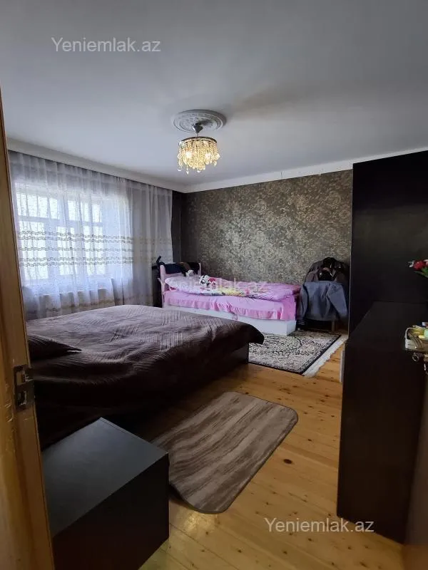 Satılır 4 otaqlı həyət evi 100 m²