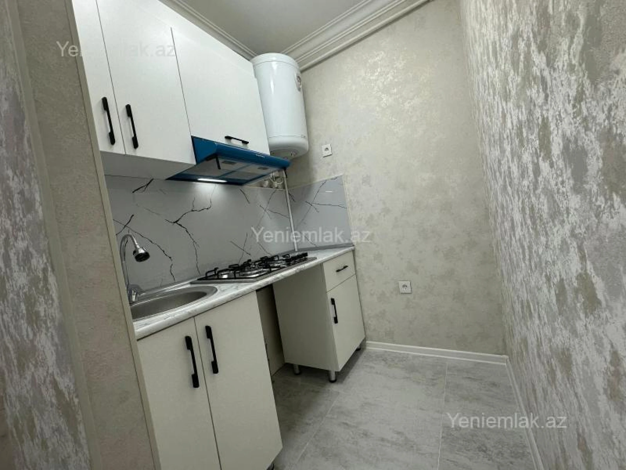 Satılır 2 otaqlı köhnə tikili 33 m²