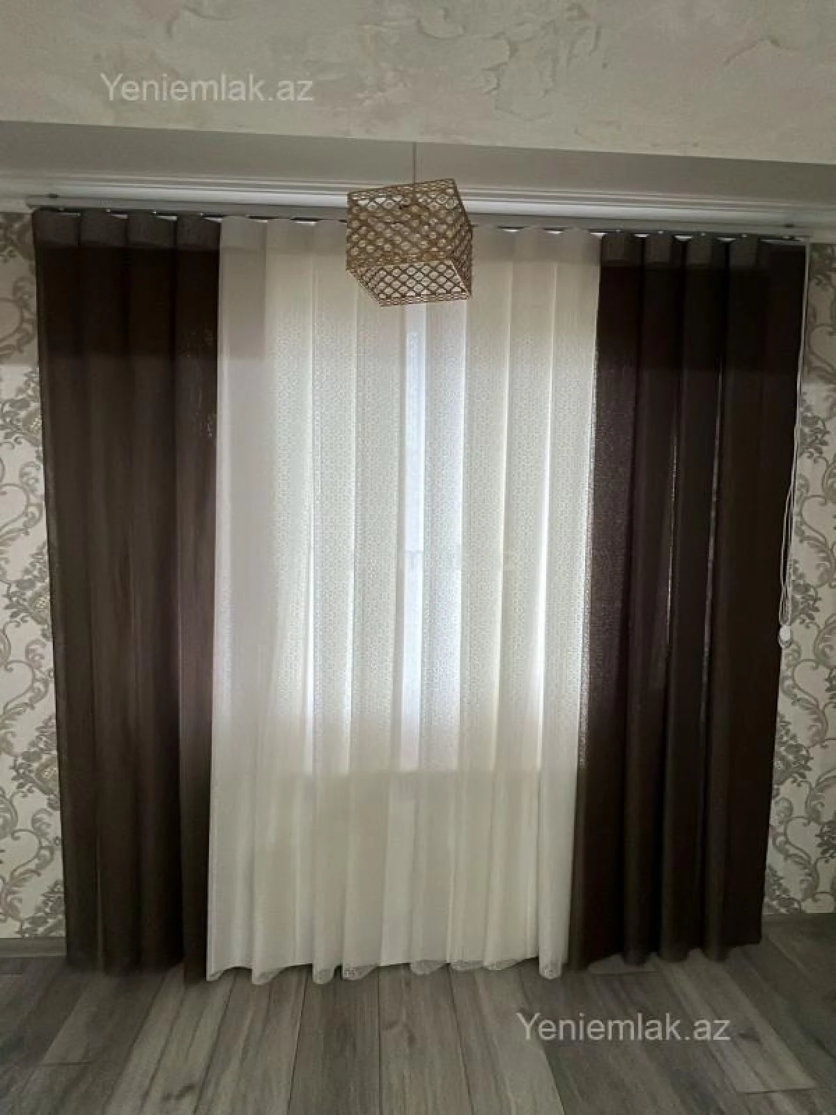 Satılır 2 otaqlı köhnə tikili 75 m²