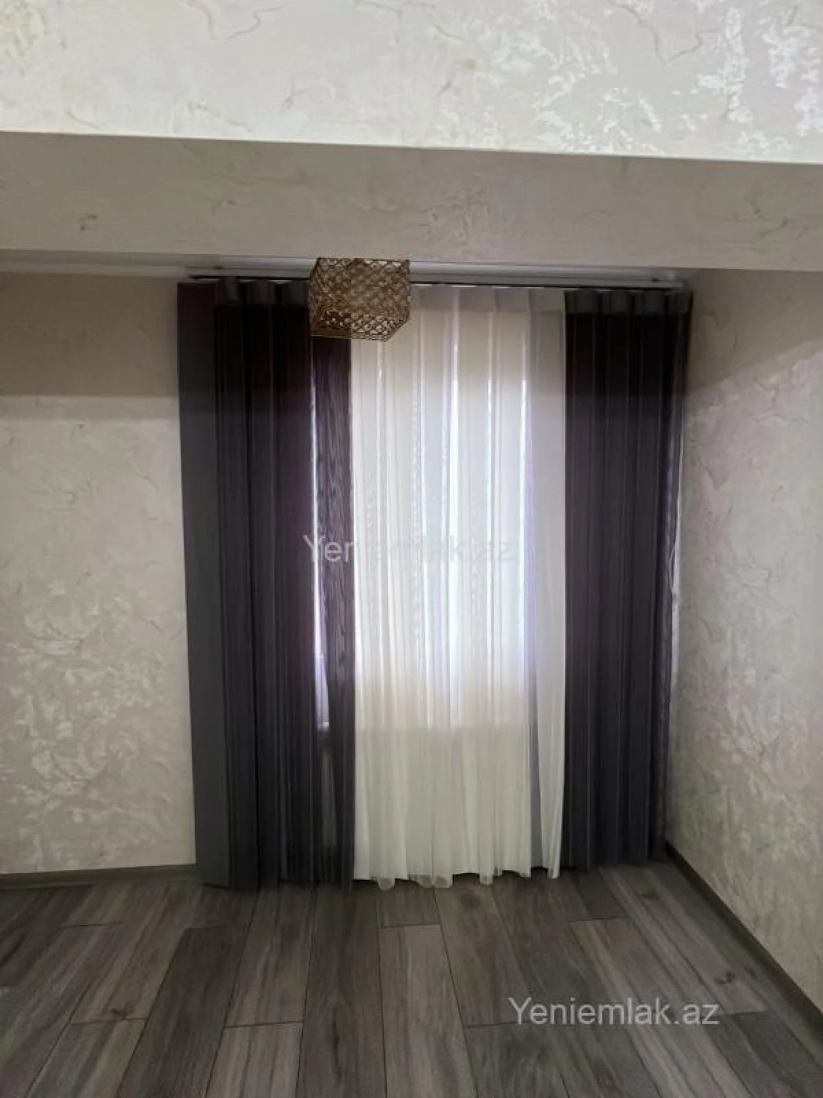 Satılır 2 otaqlı köhnə tikili 75 m²